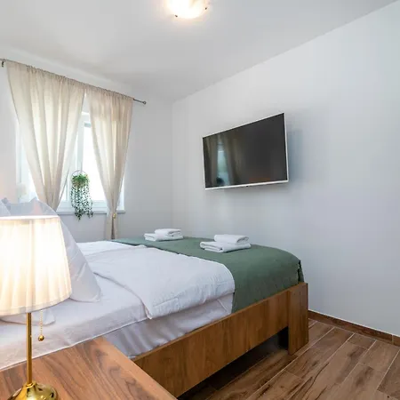 Argola Apartment *